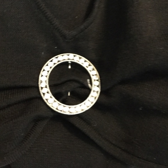 RQT black sweater w/silver rhinestone pin, Size M - Picture 4 of 4